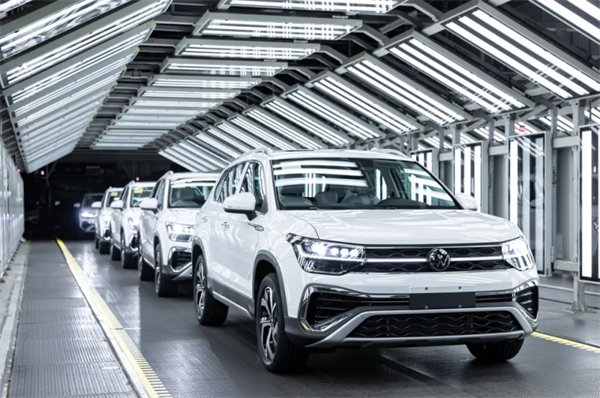 品牌丨合资品牌销冠续写传奇：上汽大众以"油电并进"迎战2025