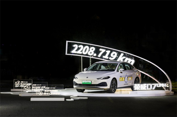 jn体育app官方网站：积力汇聚磅礴力，众智激发创新潮