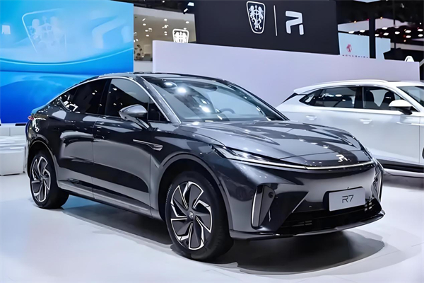 jn体育app官方网站：越过2024年的“极点”，在2025进入新的速度和节奏