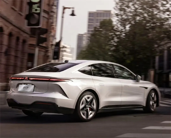 谁在黄金海岸，谁在烽烟彼岸