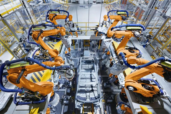 强者恒强：深度解析上汽与华为合作的底层逻辑