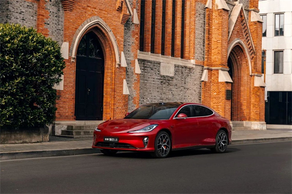 巨轮破浪前行，这个春天里，上汽多管齐下激活增长动能