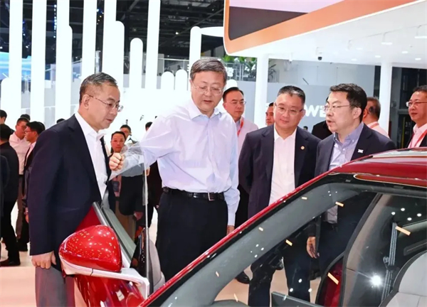 党代会系列报道（四）丨以高质量党建引领高质量发展，加快建成世界一流汽车集团