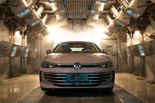 上半年零售销量夺冠，饱和式进攻箭在弦上：上汽势如破竹