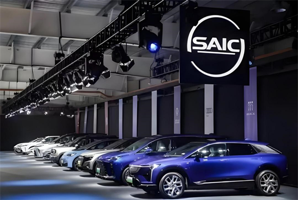 上汽用半年时间，展现出中国汽车“头雁”的变革伟力