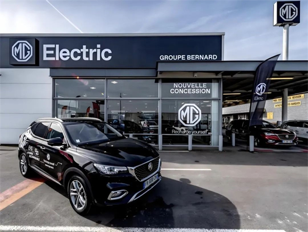 上汽用半年时间，展现出中国汽车“头雁”的变革伟力