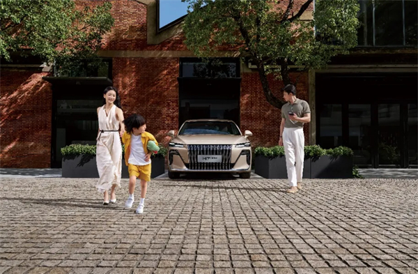 荣威M7 DMH：既要“大美好”，也要“真智能”