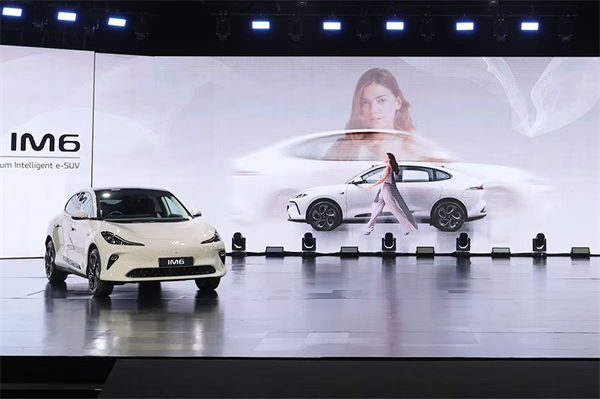 上汽智己LS6海外版IM6正式在泰国上市