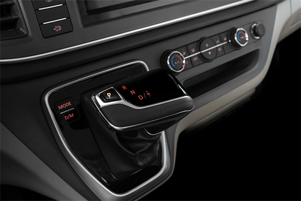 跑得猛、花得少、养得省、全场景！“全场景高价值轻客”上汽大通新途V80 9AT荣耀上市，全面高人一档