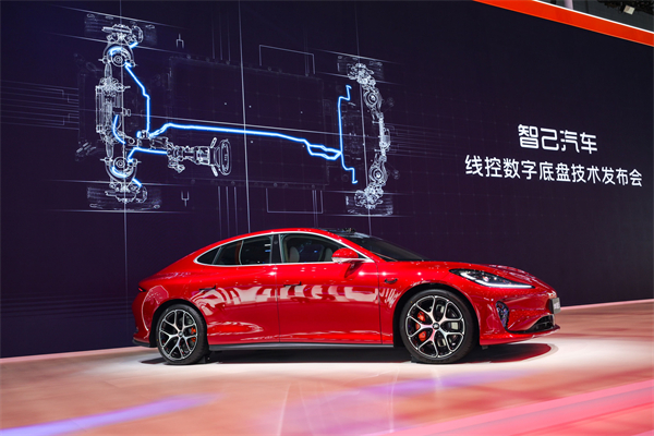 智己汽车发布线控数字底盘技术，今年下半年率先量产上车线控底盘 开启“具身智能”新时代