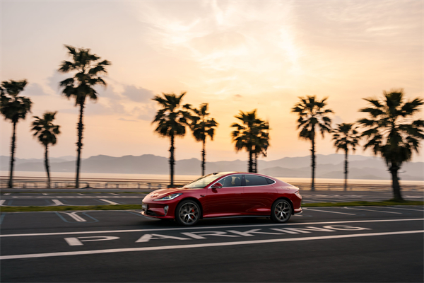 智己汽车发布线控数字底盘技术，今年下半年率先量产上车线控底盘 开启“具身智能”新时代