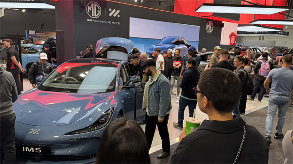 智己汽车正式登陆澳大利亚，双车闪耀墨尔本车展