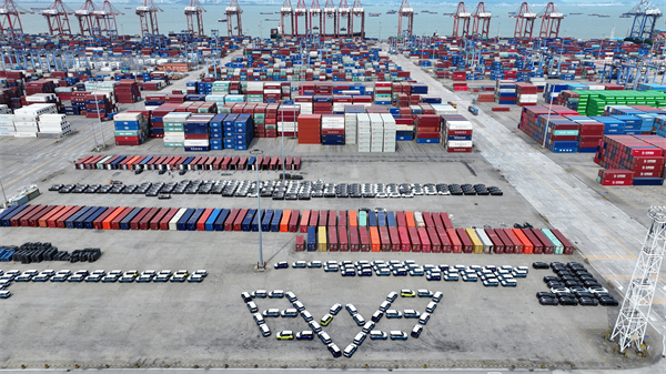 上汽通用五菱全球第300万辆新能源下线，刷新“中国智造”全球化新高度