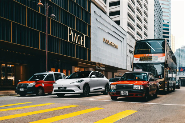 智己汽车重磅登陆香港市。6系双车同步上市
