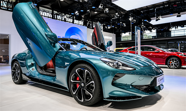 上汽亮相“2025上海碳博会”