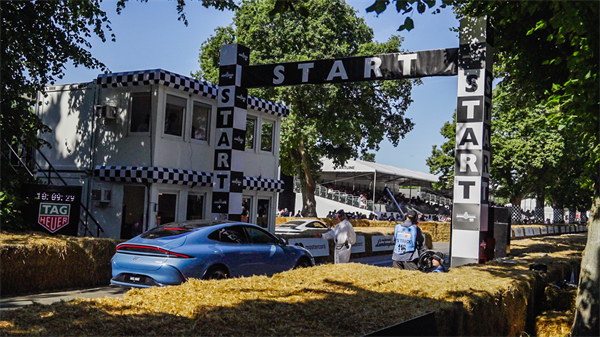 智己双车英国上市！IM5、IM6闪耀古德伍德速度节