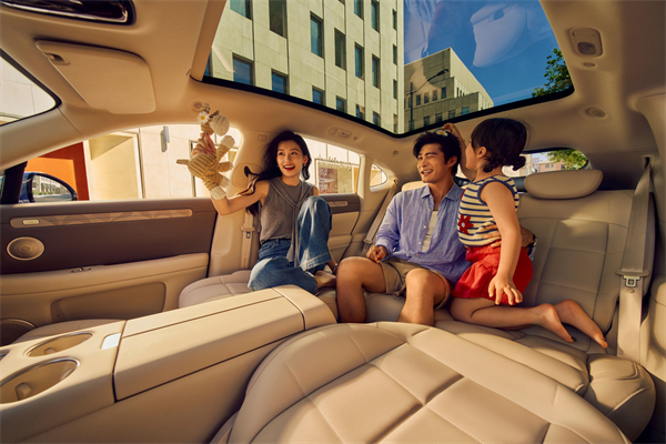 19.79万元起！新一代智己LS6震撼上市 断代领先，诚意拉满，成就20万级大五座智能SUV市场最强爆品