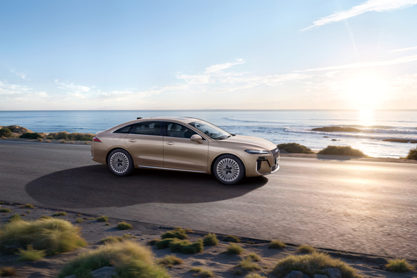 荣威M7 DMH重磅上市，限时美好价8.58万元起享新能源时代家轿王